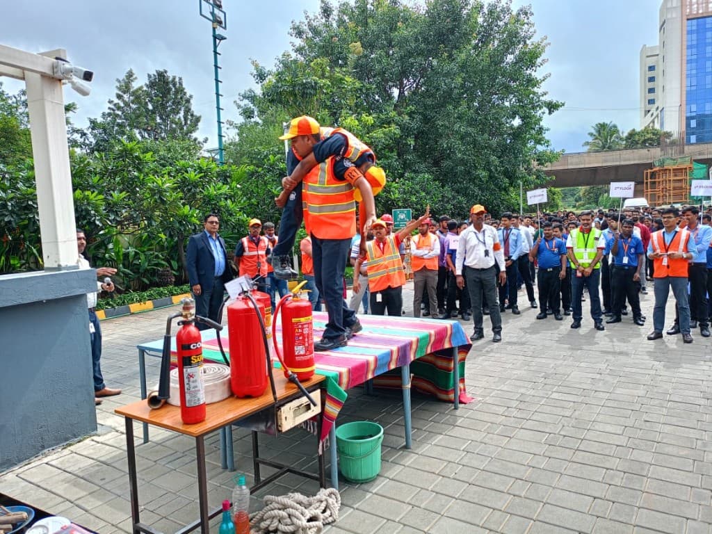 Crowd response coordination