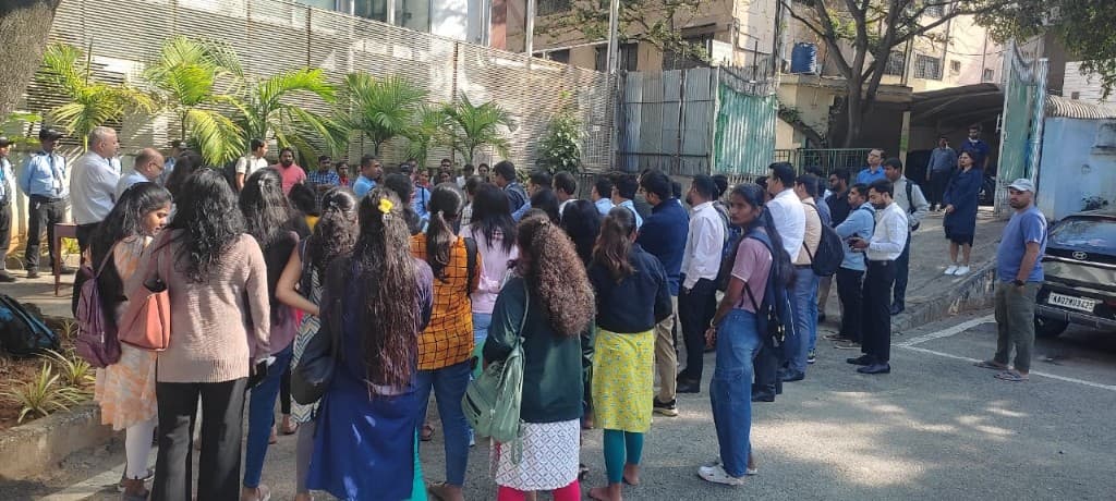 Plant-floor awareness circle