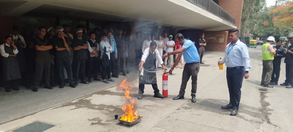 Kitchen staff fire response