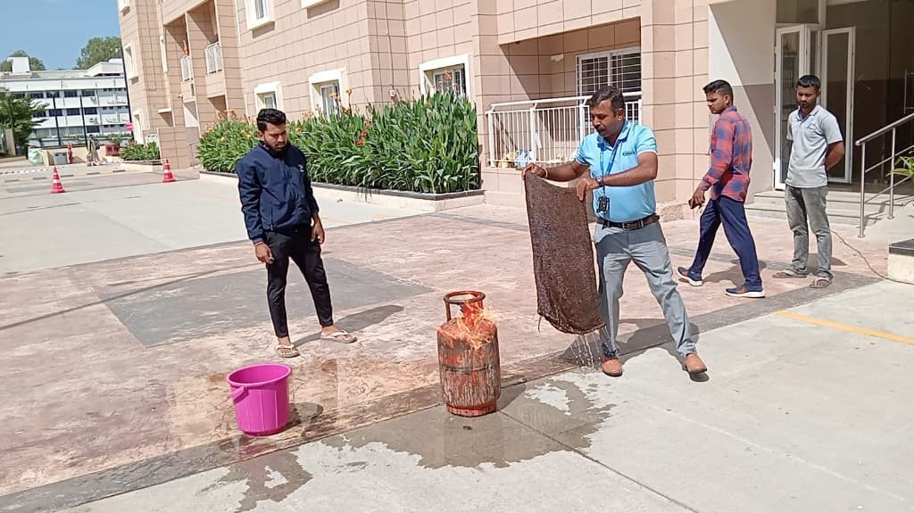 Cylinder fire containment