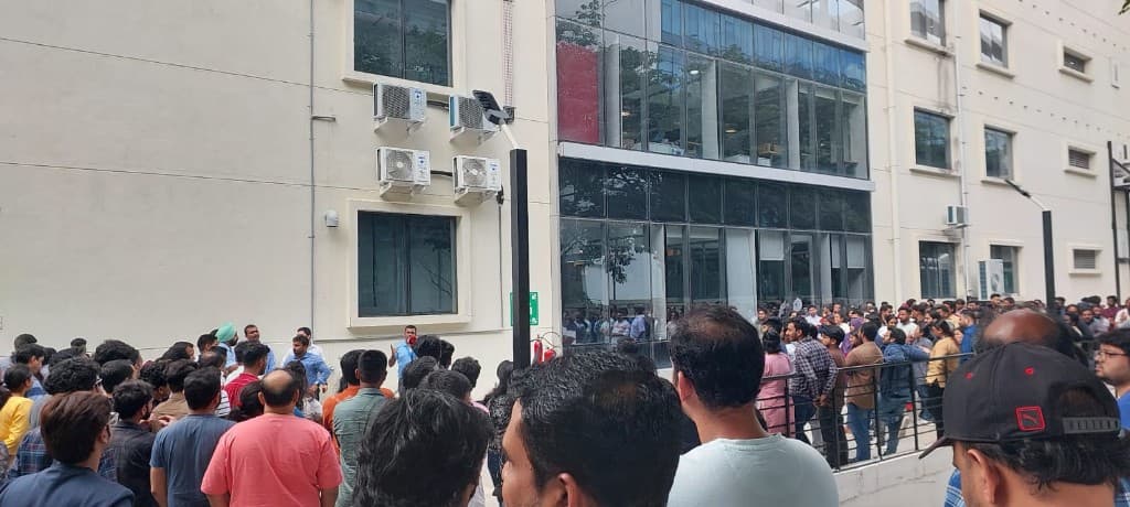 Large crowd evacuation briefing