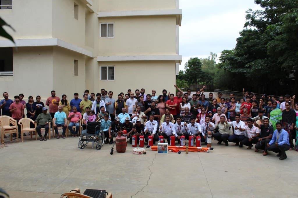 Multi-team group capture